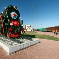 Найти 5 памятников-локомотивов