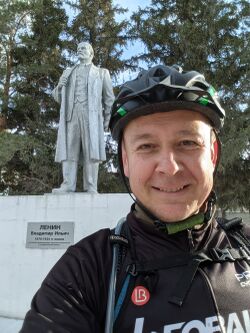 Найти 15 памятников В.И.Ленина