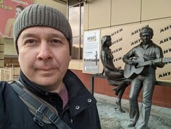 Памятник Владимиру Высоцкому и Марине Влади