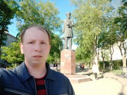 Памятник Николаю Славянову