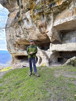 Пещерный город Тепе-Кермен